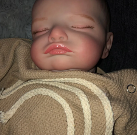 Nyfødt sovende Reborn Doll Rosalie